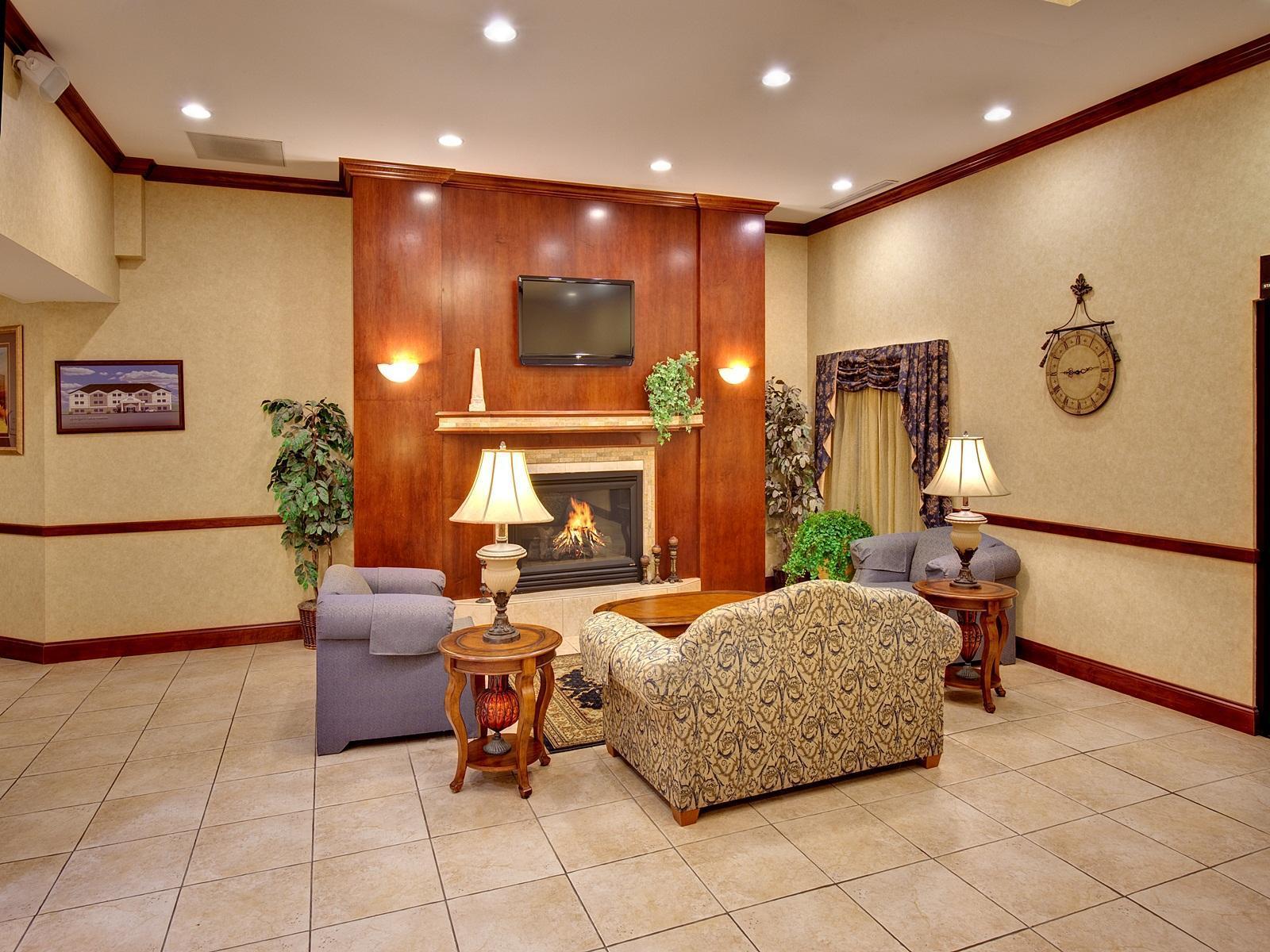 Holiday Inn Express Jamestown By Ihg Bagian luar foto