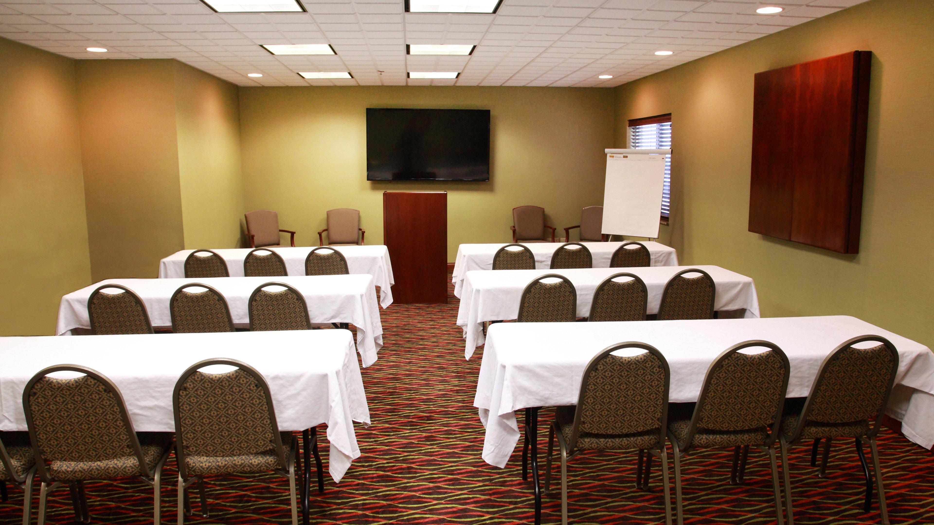 Holiday Inn Express Jamestown By Ihg Bagian luar foto