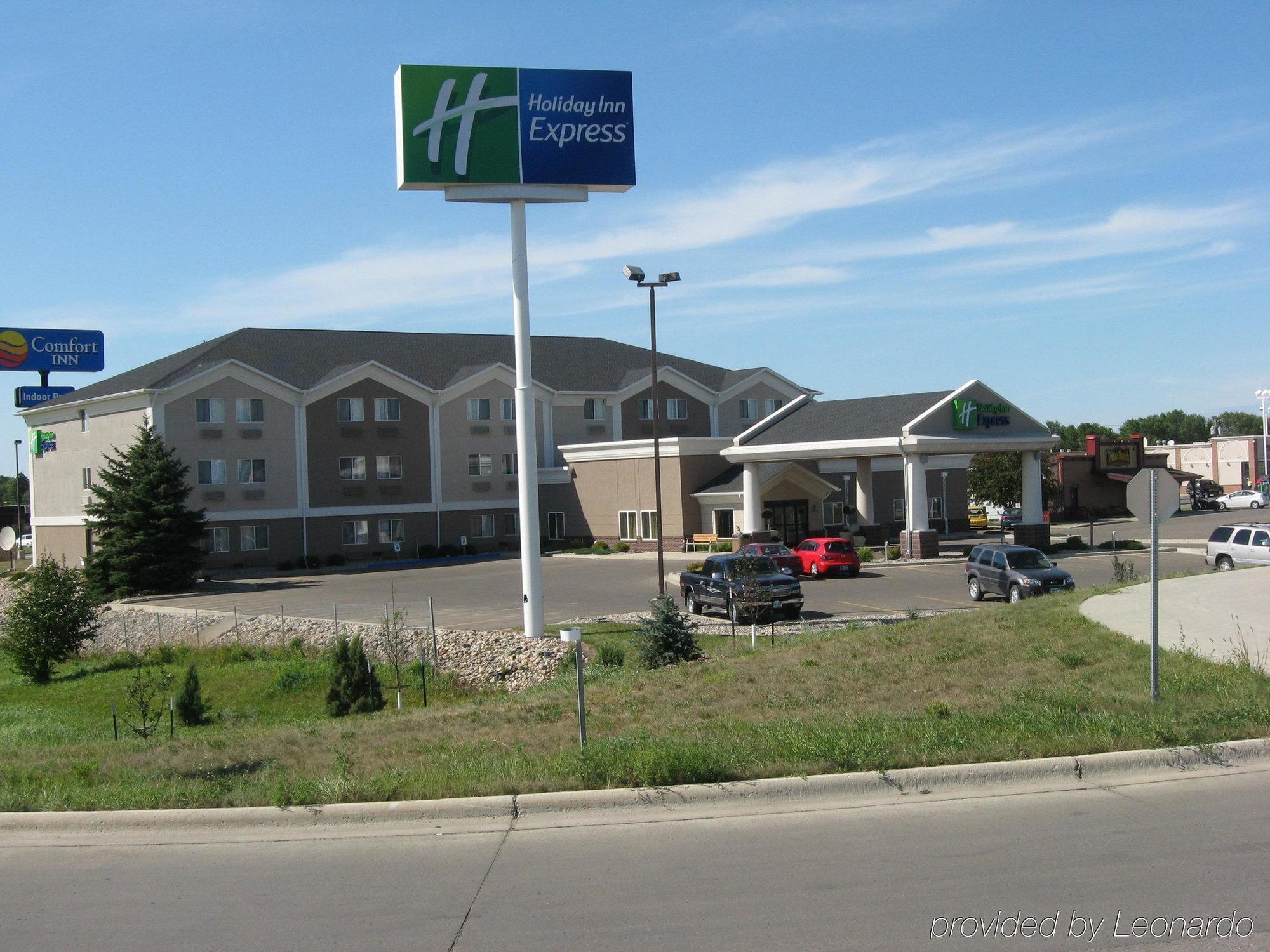 Holiday Inn Express Jamestown By Ihg Bagian luar foto