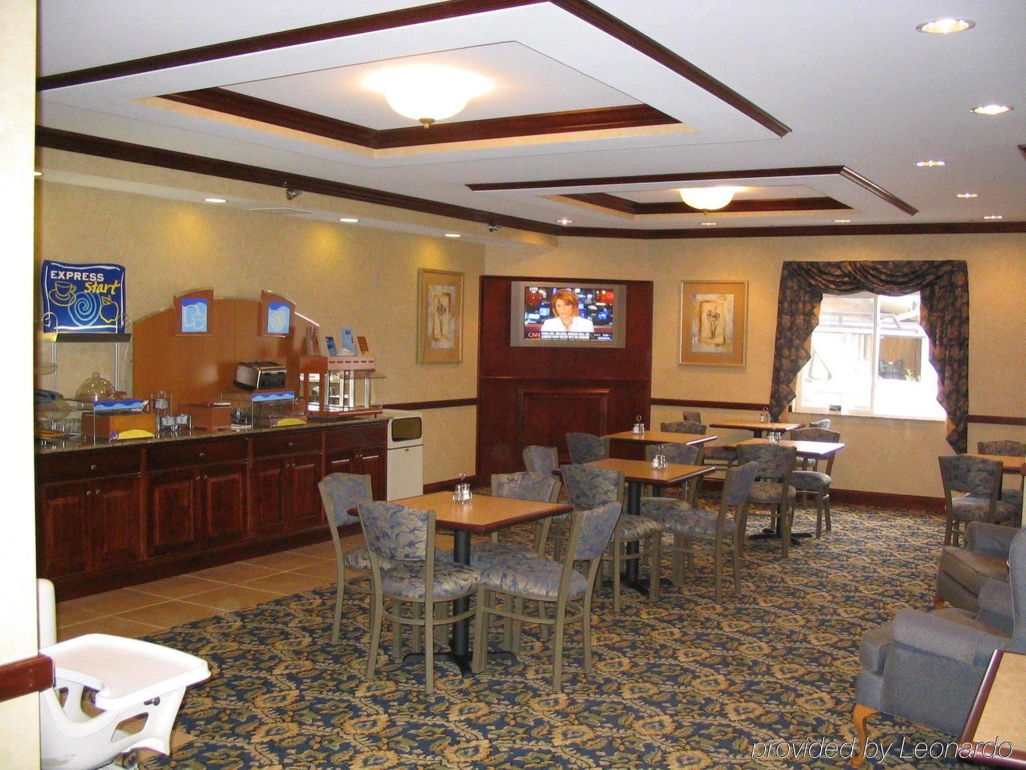 Holiday Inn Express Jamestown By Ihg Restoran foto