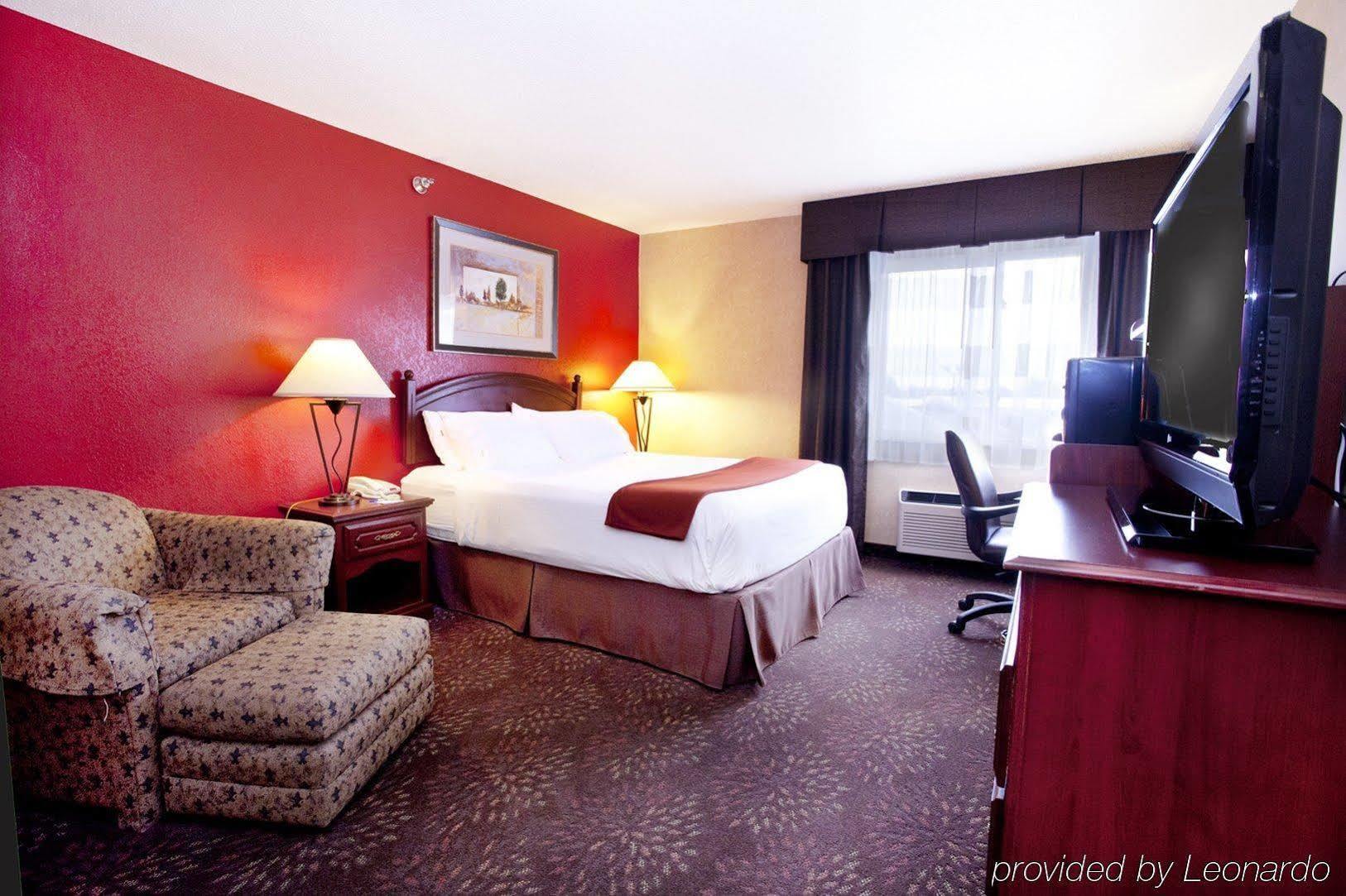 Holiday Inn Express Jamestown By Ihg Bagian luar foto